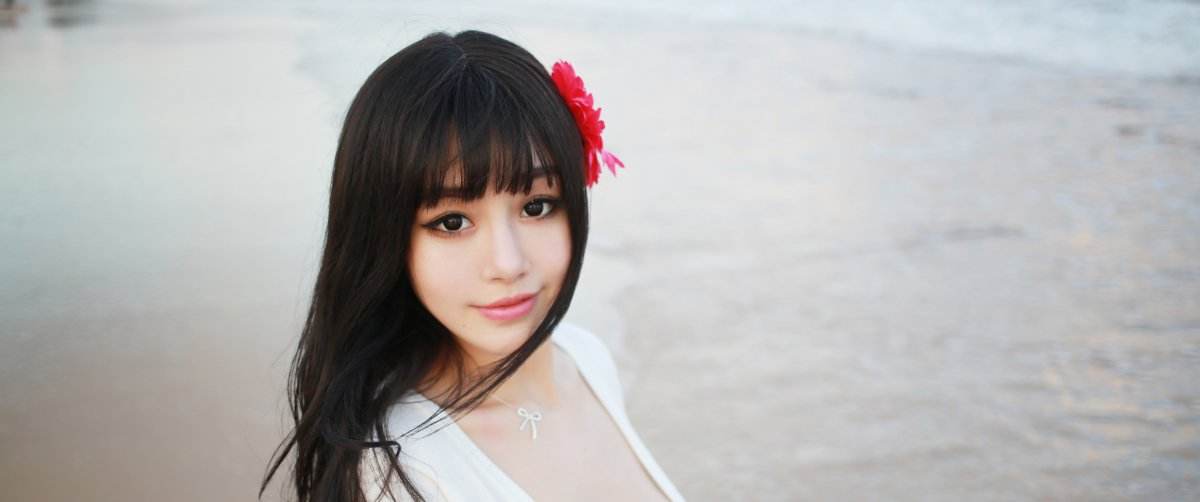 安德鲁·斯科特和保罗·麦斯卡主演的新电影海报太有氛围了